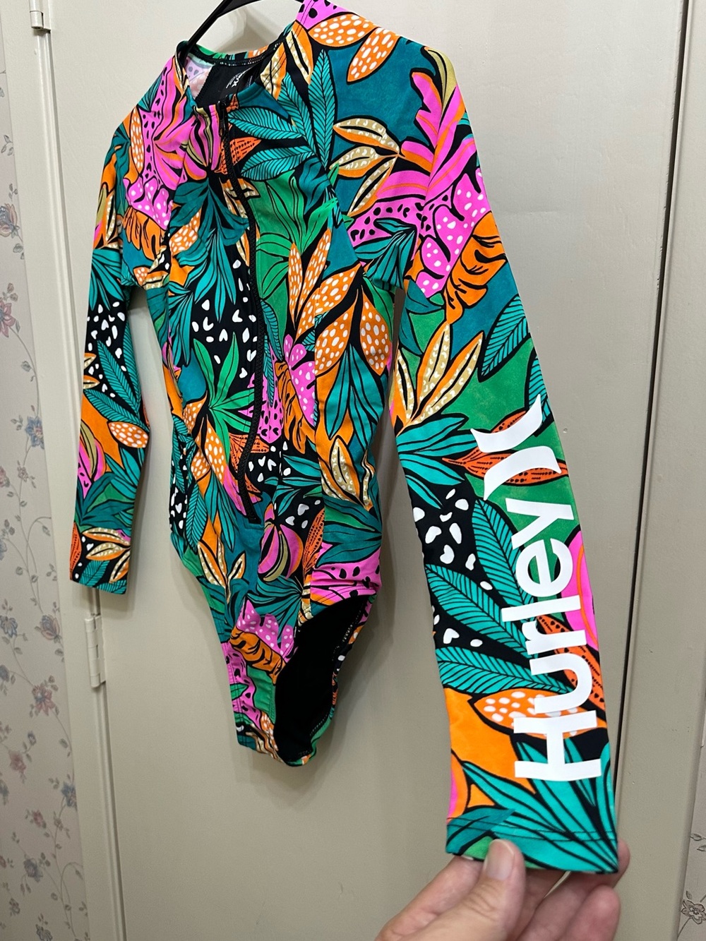 Hurley Long Sleeve Zip One Piece Swimsuit SZ XS - Picture 2 of 6